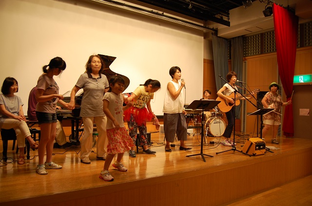 みんなでステージななめ